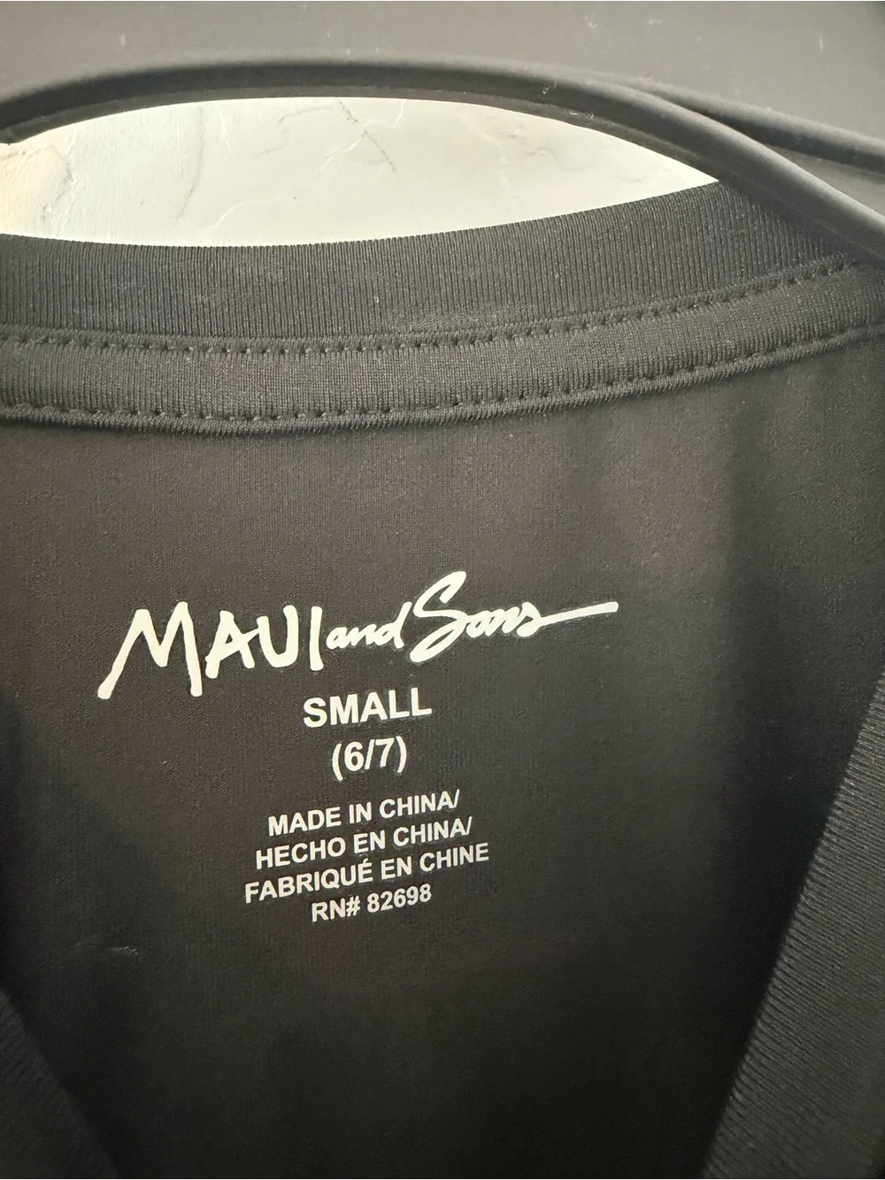 Maui and Sons Boys Black Long Sleeve UPF 50+ Rash Guard Size S